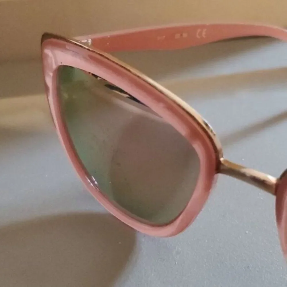 Guess Cat Eye Sunglasses Pink Rose Gold Mirrored Hardcase Women's Woman's